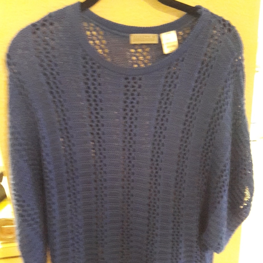 Sweater - Picture 4 of 4